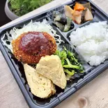 メンチカツ弁当（うどんとドーナツのお店まんまカフェ）