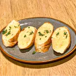 ガーリックトースト（Bistro 碧い月）
