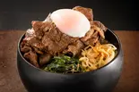 黒毛和牛の温玉肉丼 大盛（厳選黒毛和牛の肉丼 黄金町店）