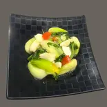 イカとチンゲン菜の炒め Stir-Fried Squid with Bok Choy(中国料理 みんらく)