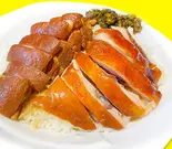 隆江猪脚+玫瑰豉油鸡饭(豚すね肉+醬油チキン丼物)（豚角煮飯・広東亭 駒込店）