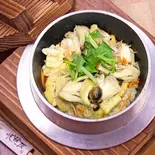 鶏肉とキノコの釜飯（釜飯の店 板焚屋）