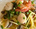 エビとホタテと野菜のトマトバター醤油(幸せバル KANEL.)