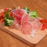 厳選生ハム盛り（Omelet Rice Dinnig あたら夜）