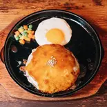 40年の伝統！家庭の味のチーズハンバーグ（HEE-HAW）
