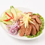 【お酒とおすすめメニュー】タイのスパイシーソーセージ サイウア ไส้อั่ว(スマイルタイランド千歳烏山店)
