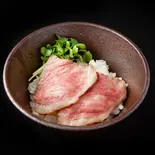 ローストビーフ丼(和牛らーめん繕)