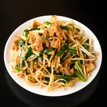ニラホルモン炒め（中華料理上海亭蕨店）