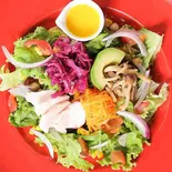 大人気！Maachin's サラダ(12品目+自家製ドレッシング)（Deli ＆ Restaurant Bar Maachin）