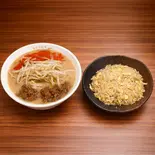 味噌担々麺と半チャーハンセット（山喜多製麺所）