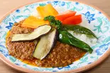 【NEW】太陽をたっぷり浴びた夏野菜カレー（本場のウクライナ料理 ココロゴトカフェ）