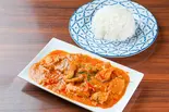 鶏肉のレッドカレー炒め+ジャスミンライス（ティーヌンキッチン）