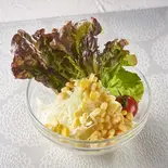 シャキッと野菜のコーンたっぷりサラダ ゆず醤油ドレッシング（丼ぶりとうどん つるや 大橋店）