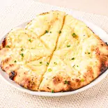 チーズガーリックナン Cheese Garlic Nan（インド料理 エス キッチン）