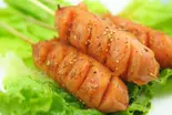 烤肠 ソーセージの串揚げ(香港餃子酒場 下北沢店)