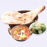 【カレーとナン・サラダのセット】ランチセットLunch set (Nan/Salad)（インド料理 パナス）