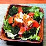 グリルチキンサラダ Grilled chicken salad（DON！DON！丼！）