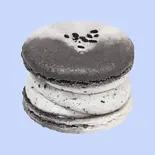 黒ごまマカロンBlack Sesame Macaron（韓国風カフェ ジャイアントコーヒー Korean style café GAIANT COFFEE[자이언트 커피]）