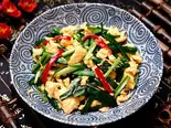 ニラと玉子炒め（天津家庭料理 一味一厨）