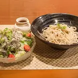 じゃこと塩昆布そばサラダ Soba Salad with Dried Small Sardines and Salted Kelp(そば居酒屋るちん)