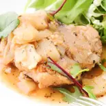 鳥取県産 匠の大山地鶏もも肉のビール煮込み(トラットリア シェ ラパン)