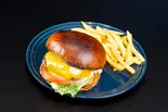 黒毛和牛チーズバーガー（MeatGarage）