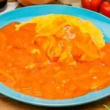 トマトクリームソースのレアオムライス Rare Omelette Rice with Tomato Cream Sauce(RajaVetta 池尻店)