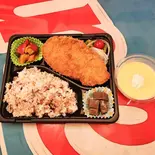 低温熟成チルドポークカツ弁当プリンつき（おばんざいや早乙女 銀座本店）