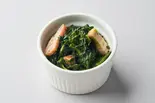 【たんぱく質4.8g】ほうれん草とベーコンのソテー(100g)【Protein4.8g】Sauteed Spinach and Bacon(100g)（オリジナルガパオライス アロイ・ガパオ 国分町2丁目店）