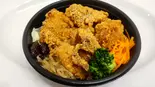鶏の唐揚げ丼 (もも肉4個)（揚げたて唐揚げと丼物弁当 キッチンヤタロー）