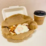 玉子とチーズとハニマチキンのガレット Egg,Cheese and HoneyMustard Chicken Galette ＆ Drink（biotaCAFE）