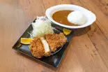 特上ロースかつカレー（とんかつ檍のカレー屋 いっぺこっぺ新宿御苑店）