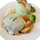 チーズハンバーグプレート【200g】（【menu限定価格商品あり】カリーWEST百名店2020 いずみバーグ 御幣島店）