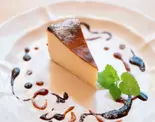 秘伝バスクチーズケーキ（さんかくカフェ）