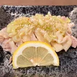 冷製蒸し鶏のネギ塩ソース(焼き鳥 とり彩の音)
