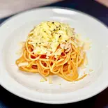 たっぷりチーズのトマトパスタ（トマトパスタ専門店 ギオット）