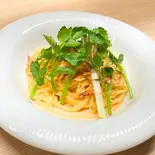 桜エビとルッコラのトマトクリームパスタ（北前寿し花門 KITTE大阪店）
