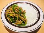 チンジャオロース丼(猪肉青椒丼)（萬来仙閣）