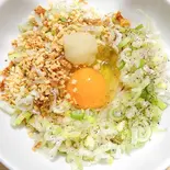 【生麺】Wにんにく釜玉中華そば(卵、ネギ、ブラックペッパー、おろしにんにく、フライドガーリック)（釜玉中華そば 世田谷製麺所 足立店）