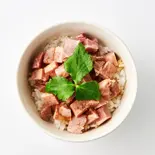 炙り豚レアチャーシュー丼（MAREN 心斎橋）