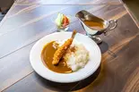 海老フライカレー（洋食ダイニングSalut）