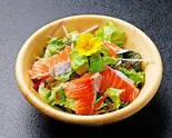 サーモンとアボカドのサラ（双葉寿司 尼崎店）