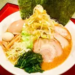 醬油全部のせらぁめん（横浜らぁめん桜花）