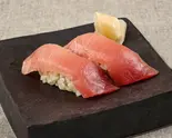 中とろ2貫（鮨・酒・肴 杉玉 天神）