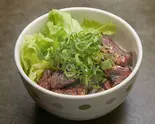 刻みネギ 牛ハラミ200g丼（[こだわりの炭火炙り]ハラミ＆カルビ丼 一牛）