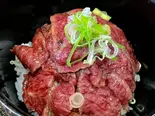 ビーフステーキ丼 200g（有機野菜とお肉のABステーキ）