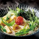 柚子胡椒を効かせた 梅わかめうどん（旨い出汁！ “柚子胡椒を効かせた旨出汁うどん” “山椒の香りがたまらない 蕎麦屋のカレーうどん” “旨辛キムチうどん” 土佐堀 かすみ庵）