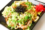 きのこ焼きうどん(豚、きのこ、キャベツ)（鉄板焼 関西風お好み焼き 甚六）