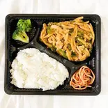 青椒肉絲弁当（お弁当 千昇）
