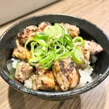 大山鶏のじとっこ焼き丼（とり九）